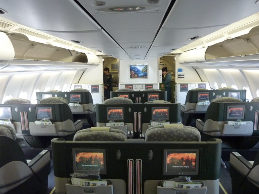 09 EVA Air Business class TPE-HKG_21.JPG