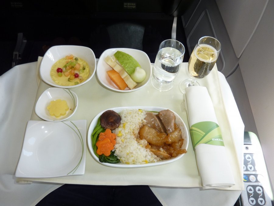 09 EVA Air Business class TPE-HKG_41.JPG