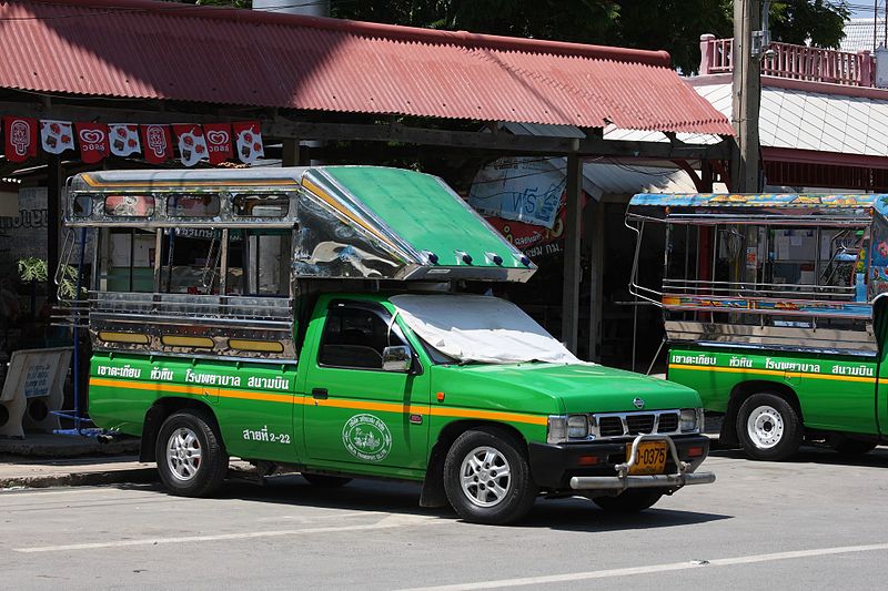 800px-Songthaew_in_Hua_Hin_02.JPG