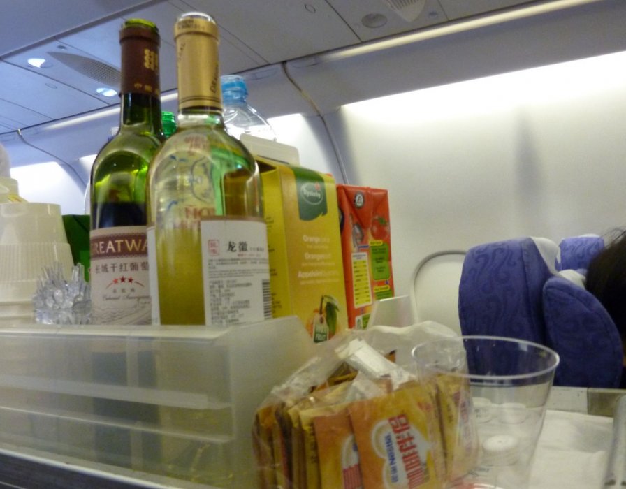 Air China Economy class A330_PEK-HKG_20.JPG