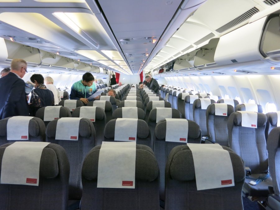 Air Greenland Economy class A330 CPH-SFJ, 04.JPG