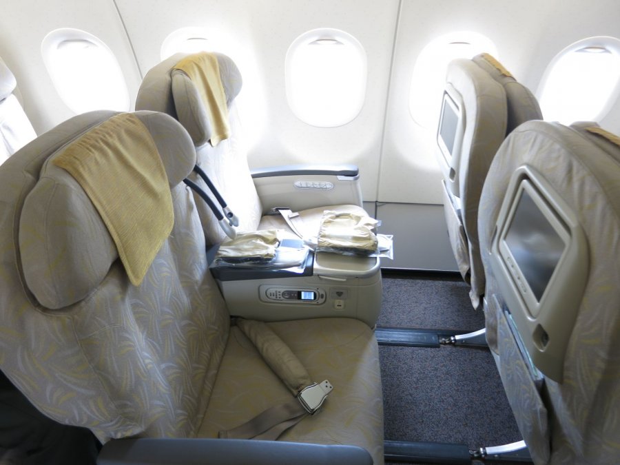 Asiana Business class A321 ICN-NRT, 02.JPG