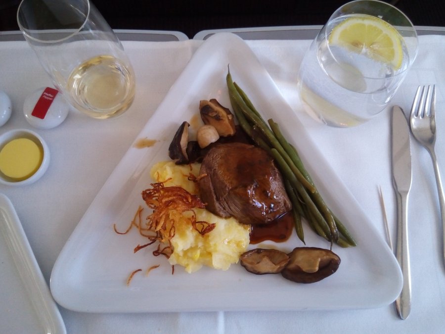 Austrian Business B777 HKG-VIE, 026.jpg