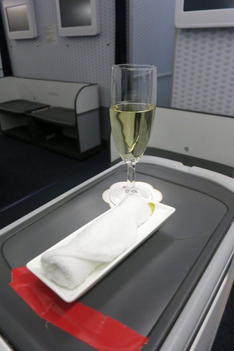 China Eastern Business class A330, BKK-PVG, 015.JPG