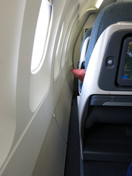 Dragonair Business A321, HKG-PEK_11.JPG