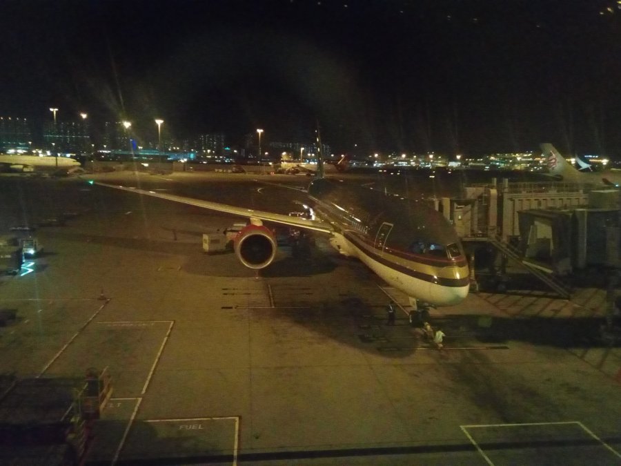 HKG-BKK Royal Jordanian Business B787, 002.jpg