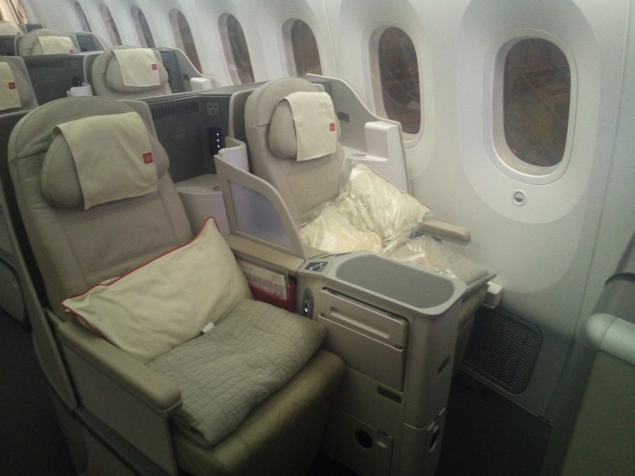 HKG-BKK Royal Jordanian Business B787, 230.jpg