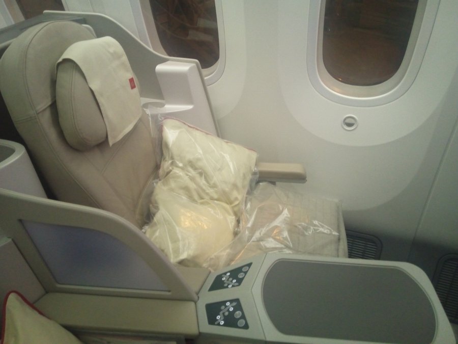 HKG-BKK Royal Jordanian Business B787, 231.jpg