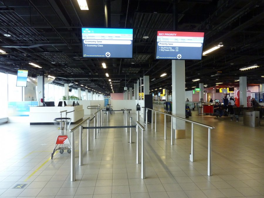 KLM Business class 747 AMS-HKG, 03.JPG