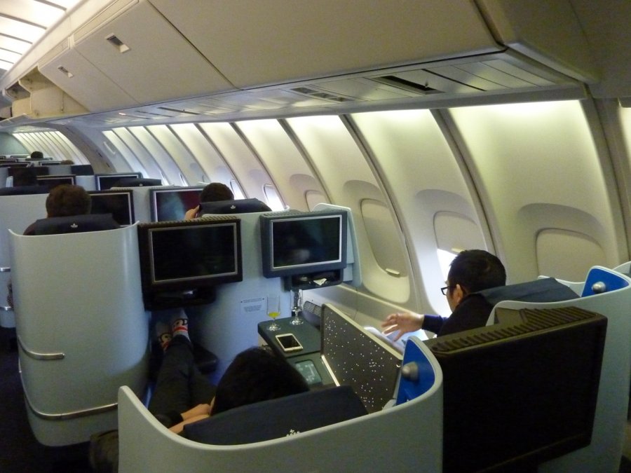 KLM Business class 747 AMS-HKG, 20.JPG