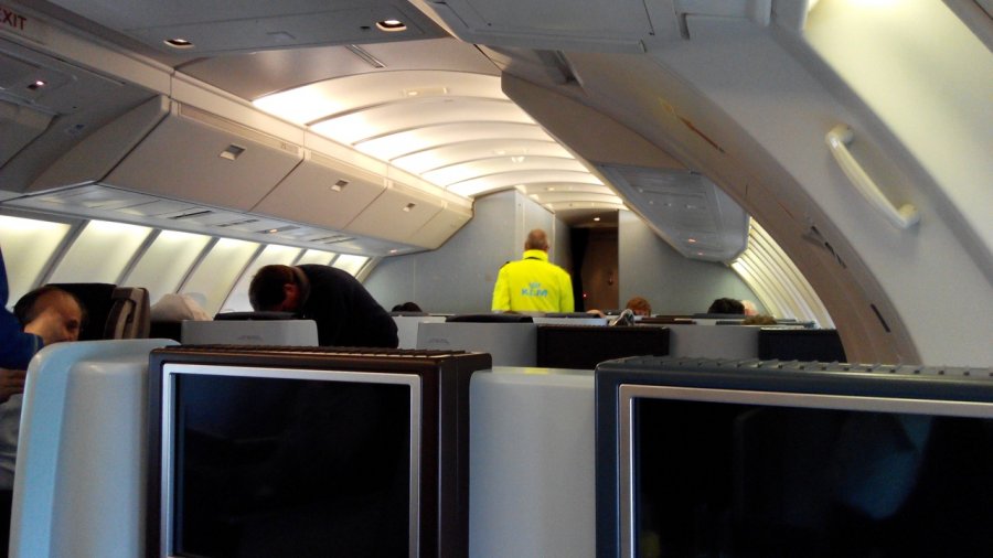 KLM Business class 747 AMS-HKG, 23.jpg