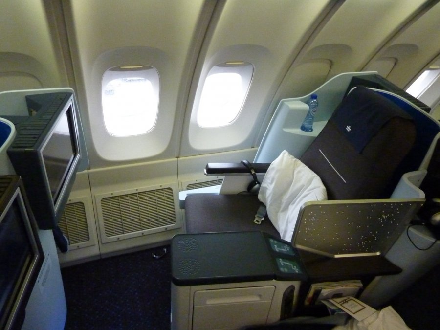 KLM Business class 747 AMS-HKG, 41.JPG