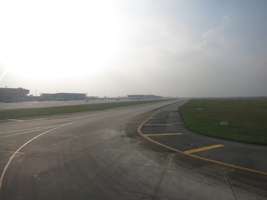 Qatar Airways Business class B777 BKK-HAN, 30.JPG