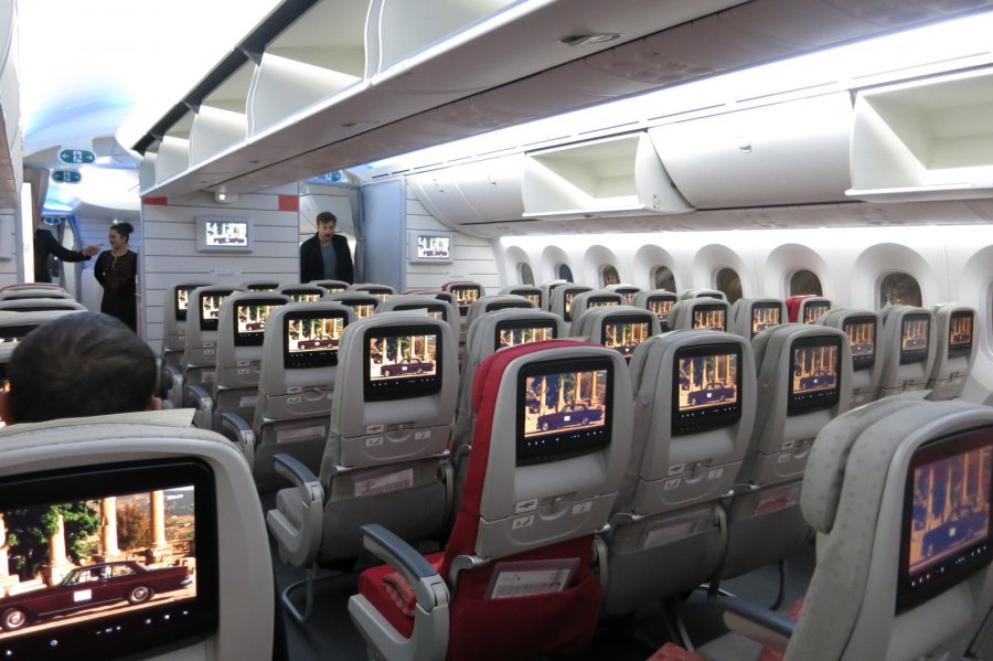 Royal Jordanian Economy B787 HKG-BKK, 02.JPG