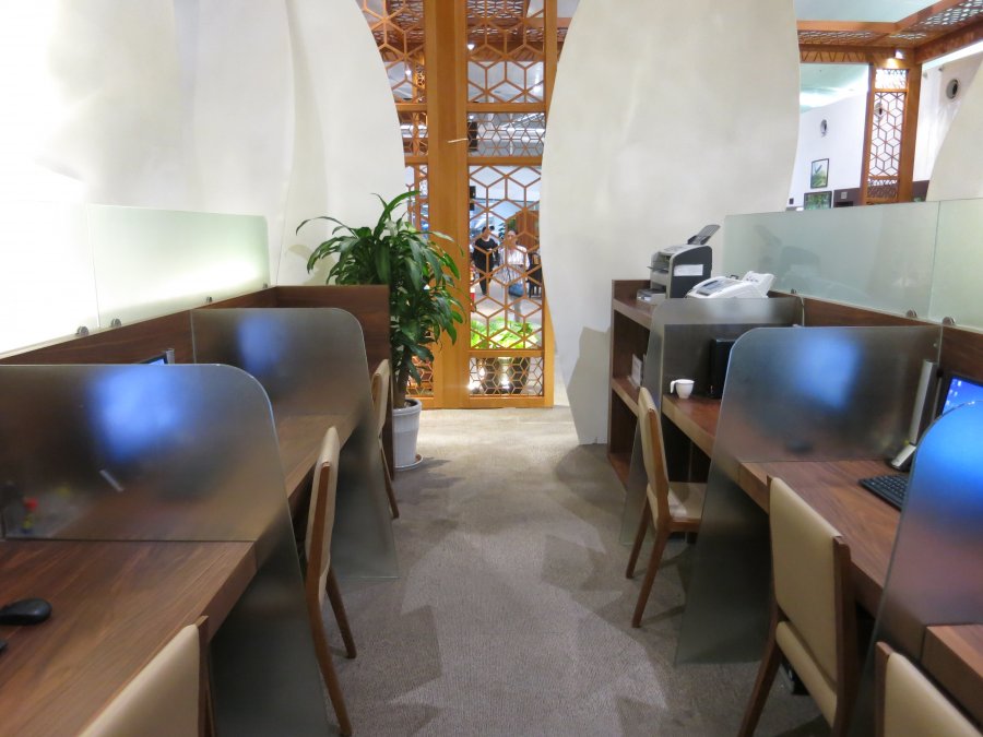 Vietnam Airlines Lounge, Hanoi, 07.JPG