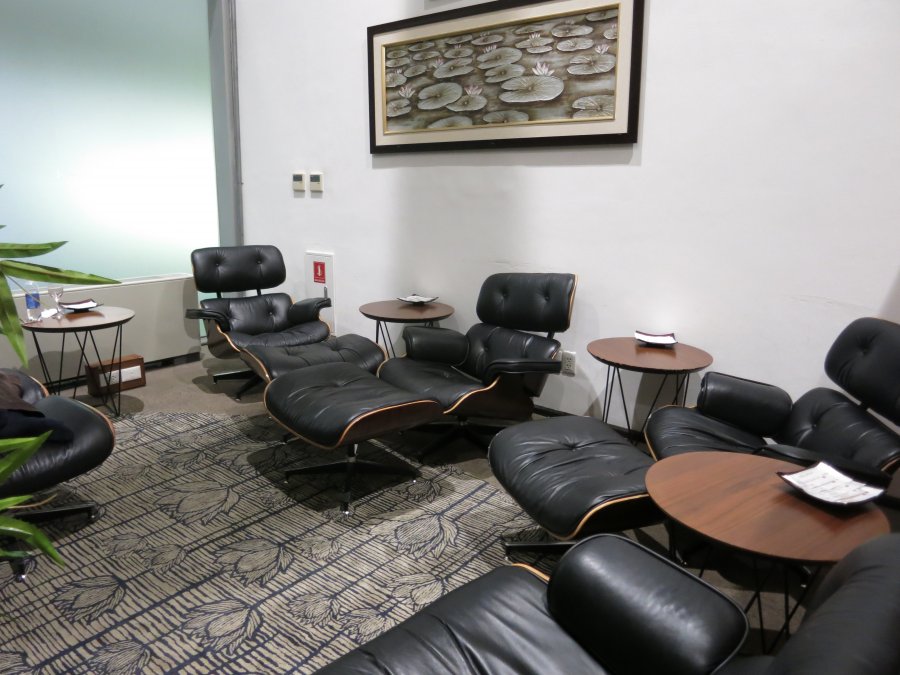 Vietnam Airlines Lounge, Hanoi, 22.JPG