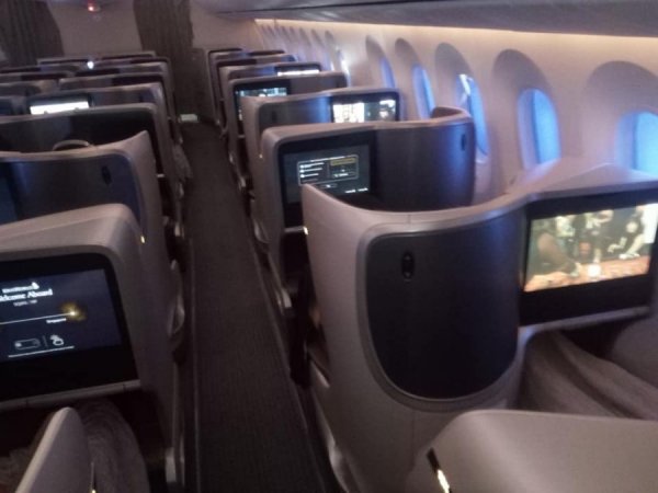 SingaporeAirlinesBusinessClassFlightJanuary20MNLSIN8.jpg