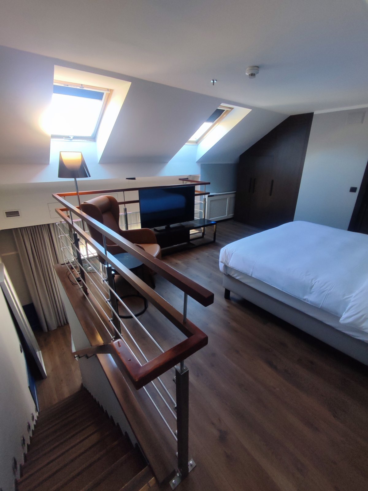 1729260773729 (1).jpg